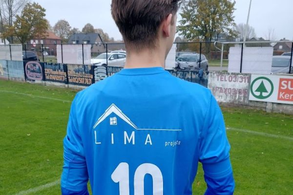 eerste-elftal-15CF8568F-83F5-89BF-2437-B46BAB3316A1.jpg